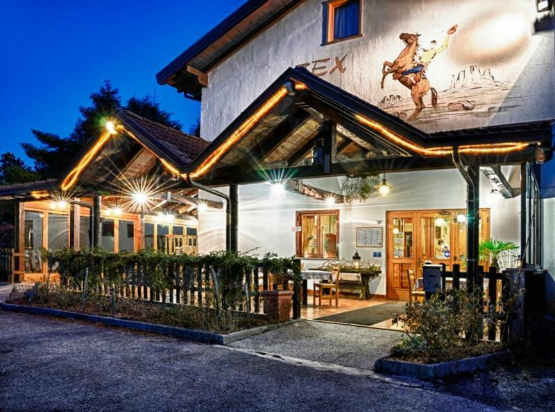 Botton D'Oro Delle Dolomiti Bed & Breakfast Vattaro Exterior photo